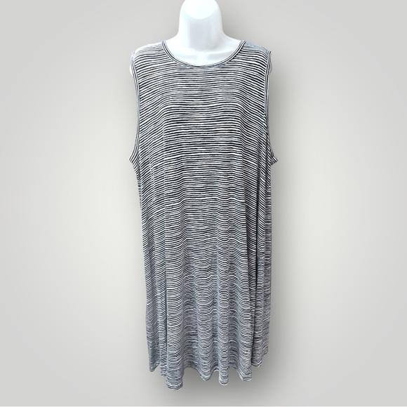 Philosophy Dresses & Skirts - 🟢5/$25  Philosophy black/white dress